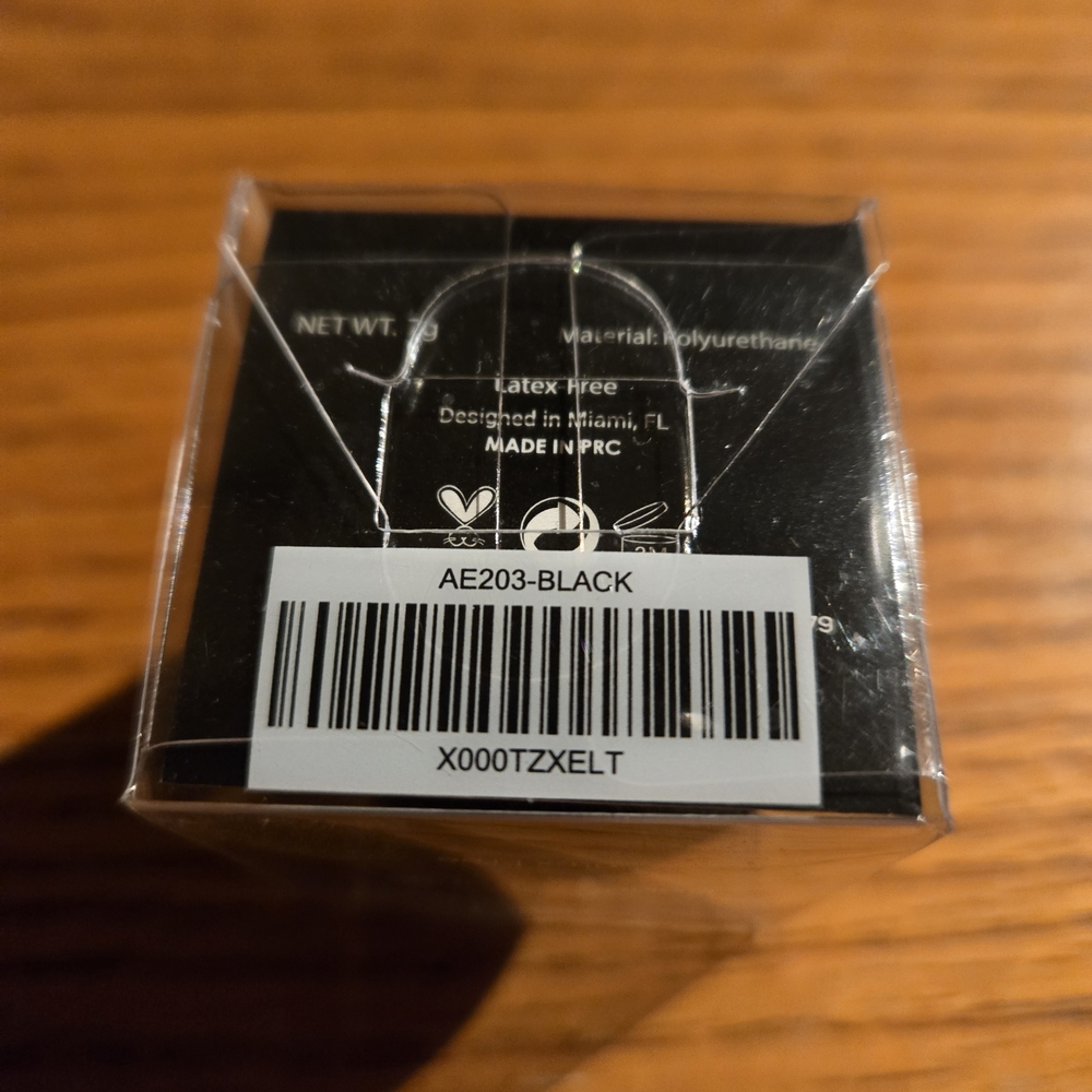 Aesthetica Black Makeup Sponge - Picture 2 of 3